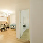 Miku Apartment-brand New At Wilson Square Tirana