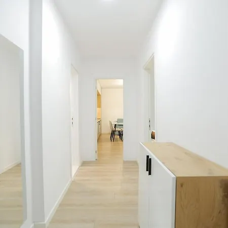 Miku Apartment-brand New At Wilson Square تيرانا