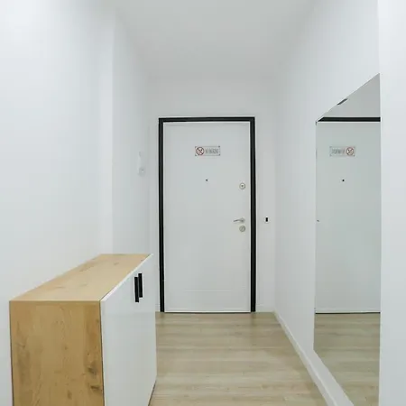 Miku Apartment-brand New At Wilson Square * تيرانا