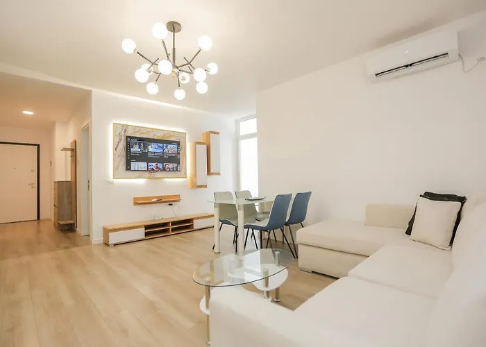 Miku Apartment-brand New At Wilson Square Appartement *