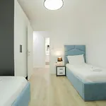 Miku Apartment-brand New At Wilson Square Appartement
