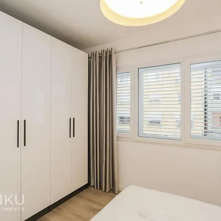 Miku Apartment-brand New At Wilson Square Appartement Tirana
