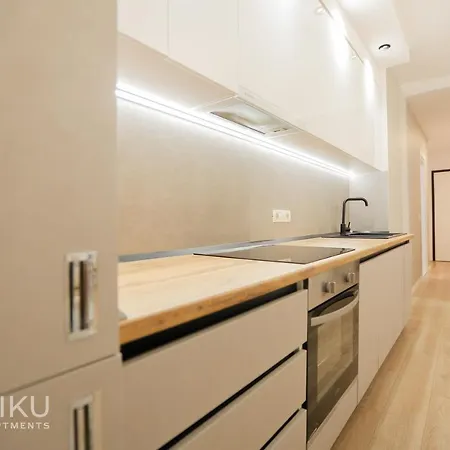 Miku Apartment-brand New At Wilson Square Appartement Tirana