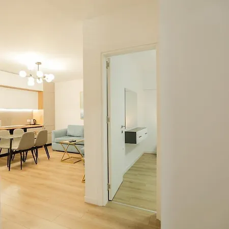Miku Apartment-brand New At Wilson Square Tiran