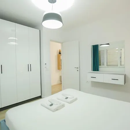 Miku Apartment-brand New At Wilson Square Daire *