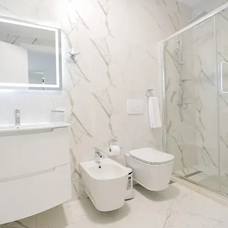 Miku Apartment-brand New At Wilson Square Daire