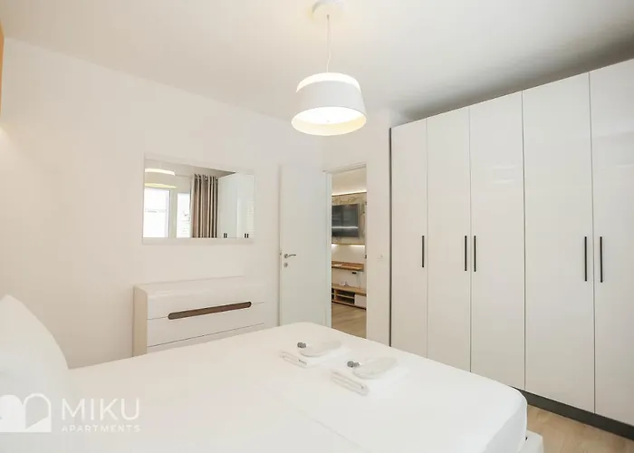 Miku Apartment-brand New At Wilson Square Tirana