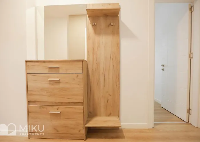 アパート Miku Apartment-brand New At Wilson Square ティラナ